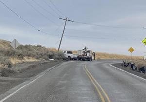 Car vs. pole crash results in intermittent road closures in Benton County