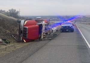 WSP responds to semi truck crash in Kennewick