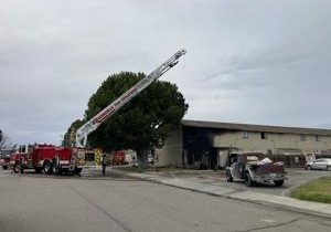 Fire closes 1st Avenue and Roosevelt Place in Kennewick