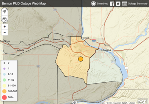 More than 300 people without power after car crashes into power pole in Kennewick