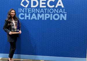 Chiawana senior wins gold at international DECA conference