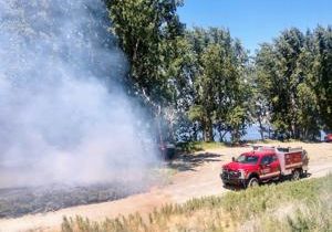 Wildland fire on Columbia River Road not threatening buildings