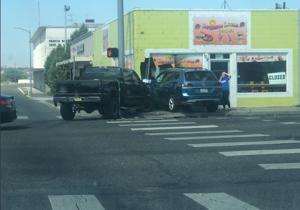 Cars crash into restaurant in Pasco