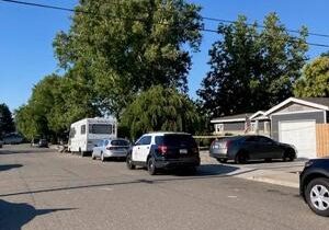 Kennewick woman arrested for shooting man