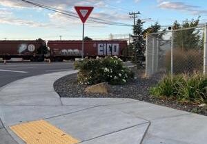 Train malfunction blocks Edison Street near Metaline Avenue in Kennewick