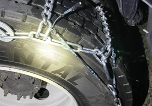 Driver ticketed for USB cord snow chains on Snoqualmie Pass