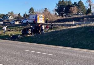 Rollover crash on SR-240 in Kennewick injures 1, causes delays