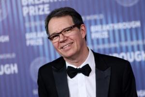 French-Canadian gets ‘Oscars of Science’ prize for cancer treatment