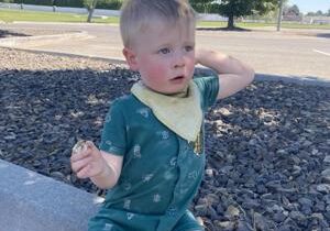 Kennewick Police search for parents of found boy