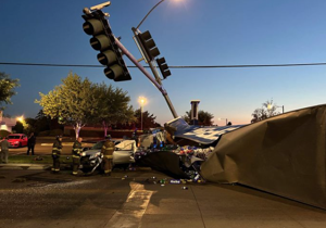 Semi truck hits signal pole in Yakima intersection