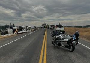 Three-car crash leaves one dead on Ahtanum Road in Yakima