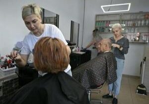 Beauty salon near Ukraine front offers brief respite from war