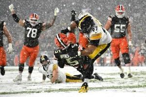 Browns ice Steelers in ‘Blizzard bowl’ upset