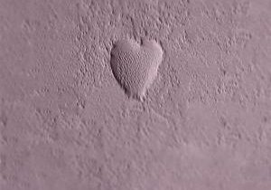 People swoon over images of hearts on Mars